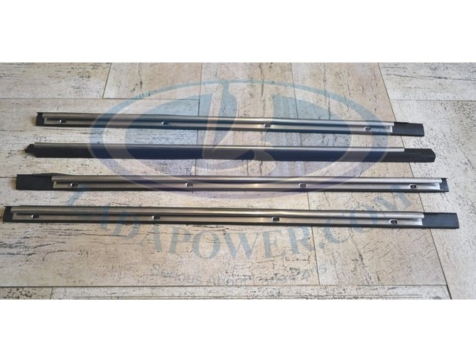 Lada Niva Sliding Glass Seal Kit (With Quarter Light Assy) 57cm